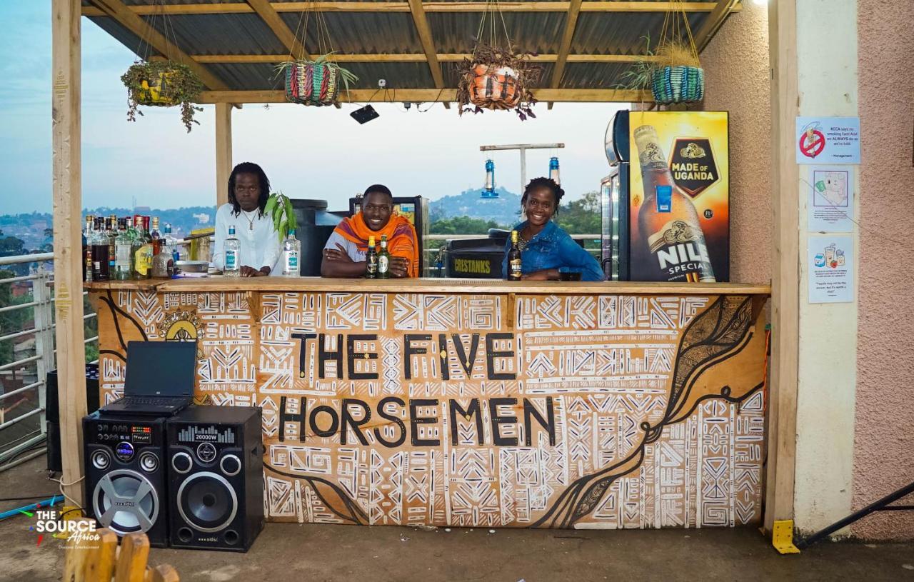Auberge de jeunesse The Five Horsemen à Kampala Extérieur photo